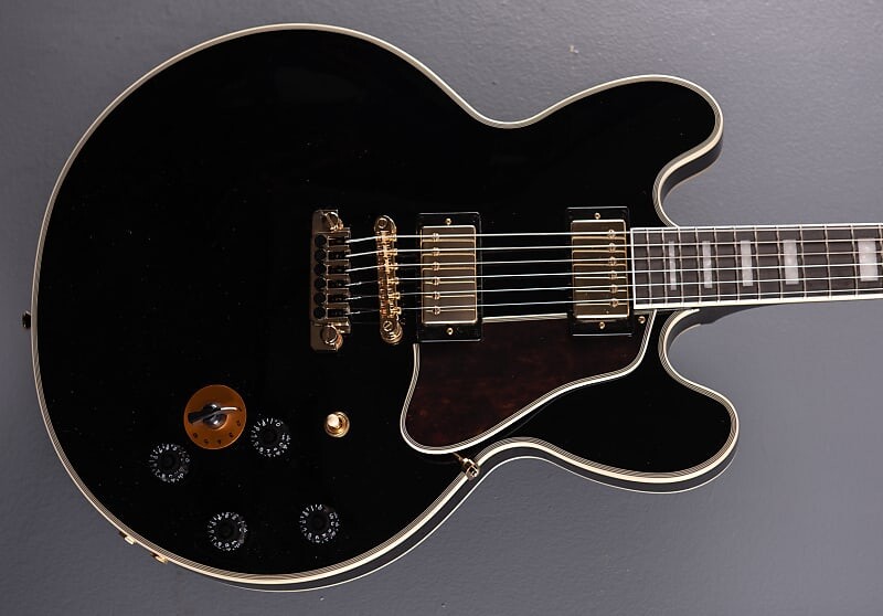 

BB King Lucille - чернокожая Epiphone B.B. Lucille -