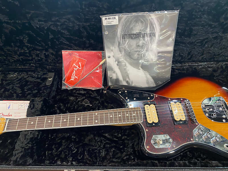 

Fender Kurt Cobain Jaguar Lefty LH Sunburst #MX22135852 8 фунтов 11,5 унций Kurt Cobain Jaguar Left-Handed