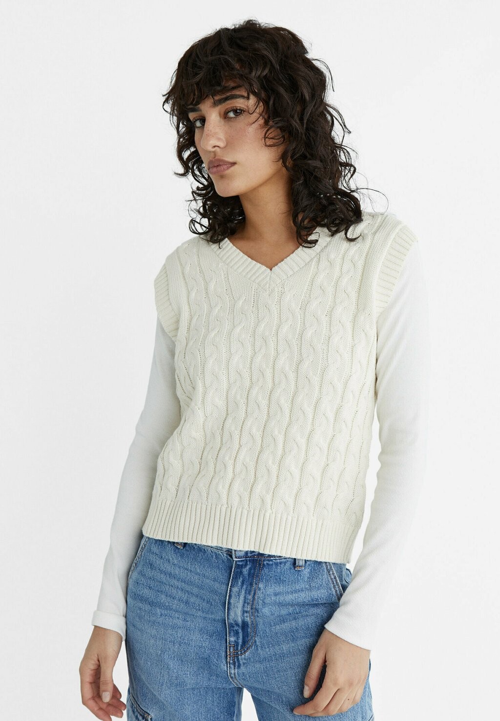 

Вязаный свитер CABLE Stradivarius, цвет white