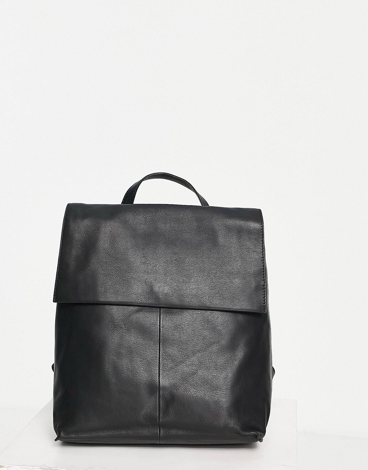 

Черный кожаный рюкзак с клапаном ASOS DESIGN