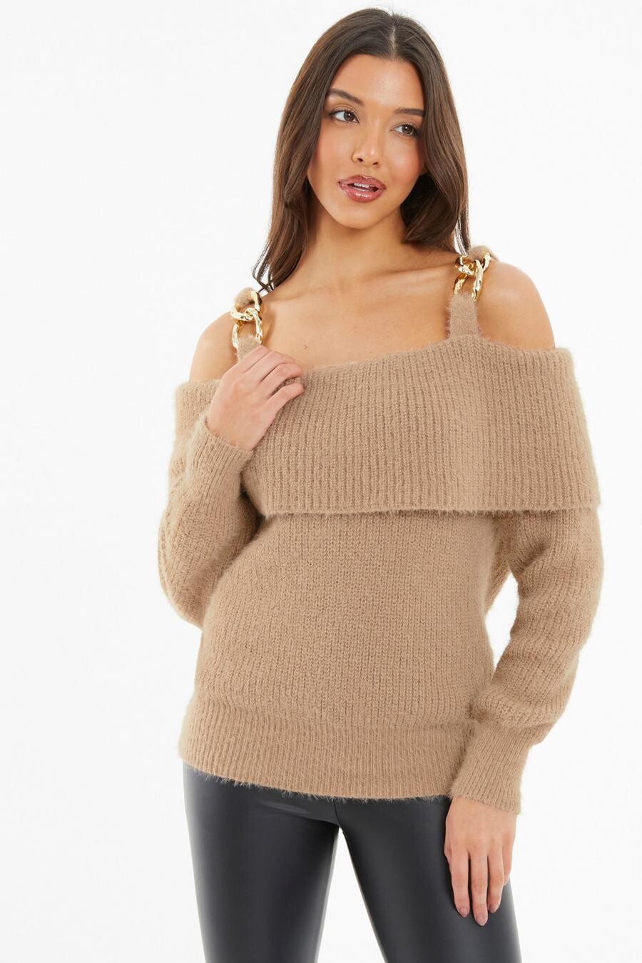 

Вязаный пушистый джемпер Stone Knitted с открытыми плечами QUIZ Clothing