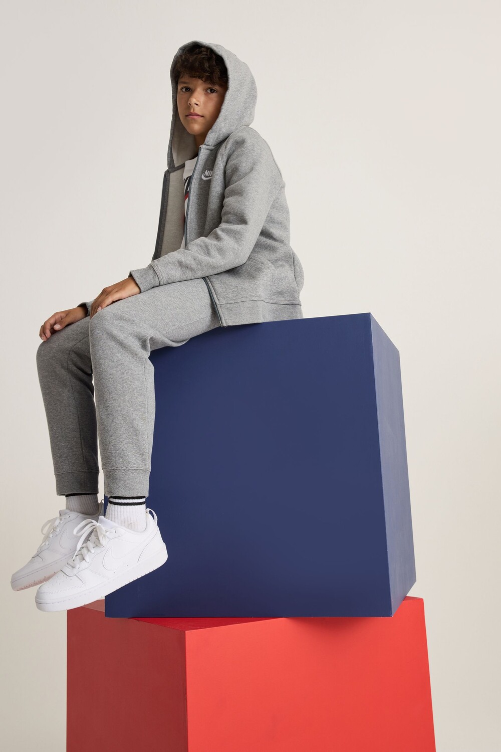 

Комплект спортивного костюма Club из флиса Nike, серый