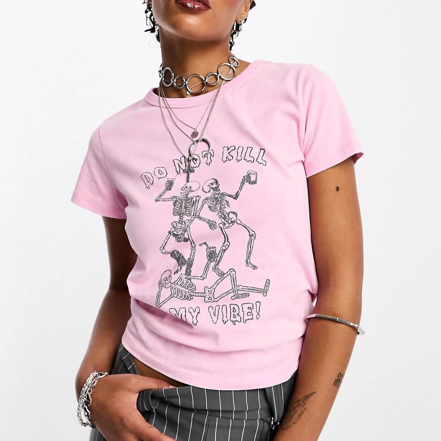 

Футболка с рисунком Asos Design Halloween Skeleton Vibe, розовый