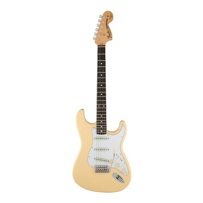 

Fender Yngwie Malmsteen Stratocaster 6-струнная электрогитара с зубчатой ​​накладкой из палисандра (правша, винтажный белый) Fender Yngwie Malmsteen Stratocaster 6-String Electric Guitar (Vintage White)