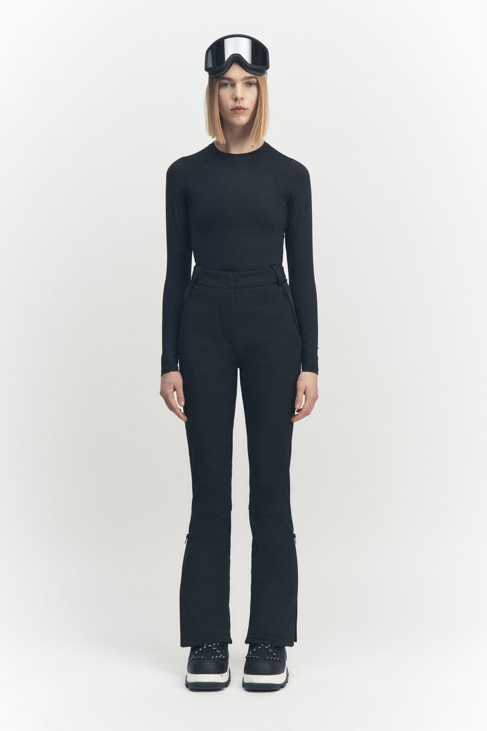 

Ветрозащитные и водонепроницаемые лыжные брюки. ZARA, черный