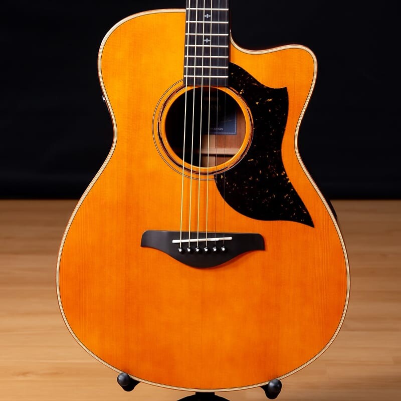 

Электроакустическая гитара Yamaha AC5M - Vintage Natural SN III643A