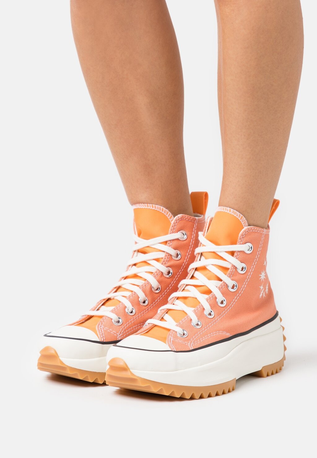 

Высокие кроссовки Converse