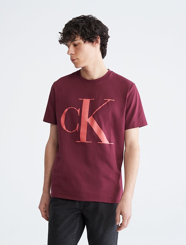 

Футболка с монограммой Calvin Klein