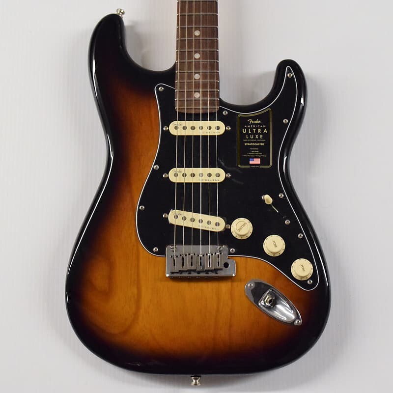

Fender American Ultra Luxe Stratocaster - 2 цвета Sunburst с палисандровой накладкой