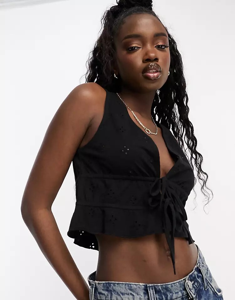 

Топ с завязками из бродери Asos Design, черный