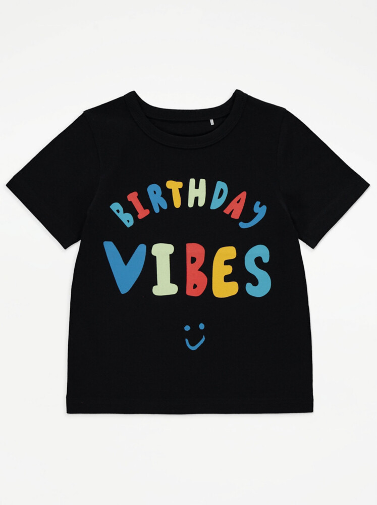 

Черная футболка с надписью Birthday Vibes George., черный