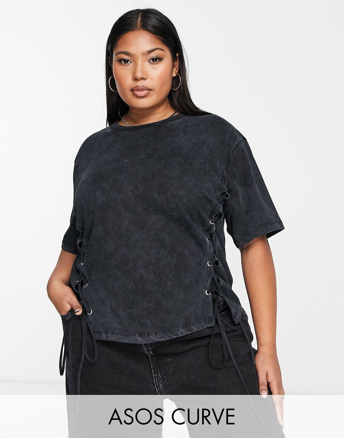 

Черная футболка со шнуровкой ASOS DESIGN Curve