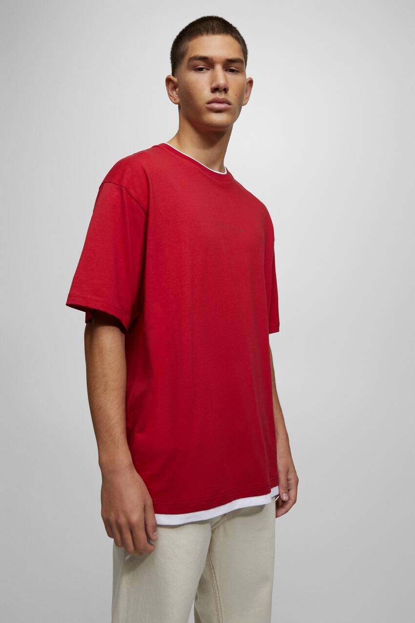 

Футболка с короткими рукавами и контрастными деталями Pull&Bear, красный