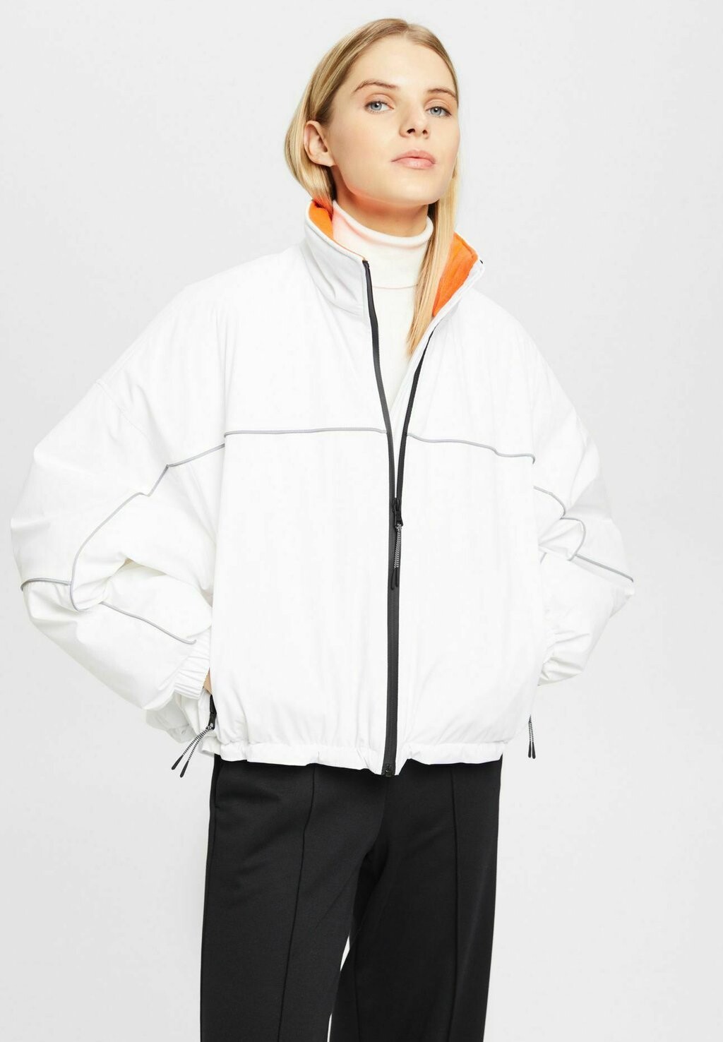 

Куртка зимняя Esprit, белый