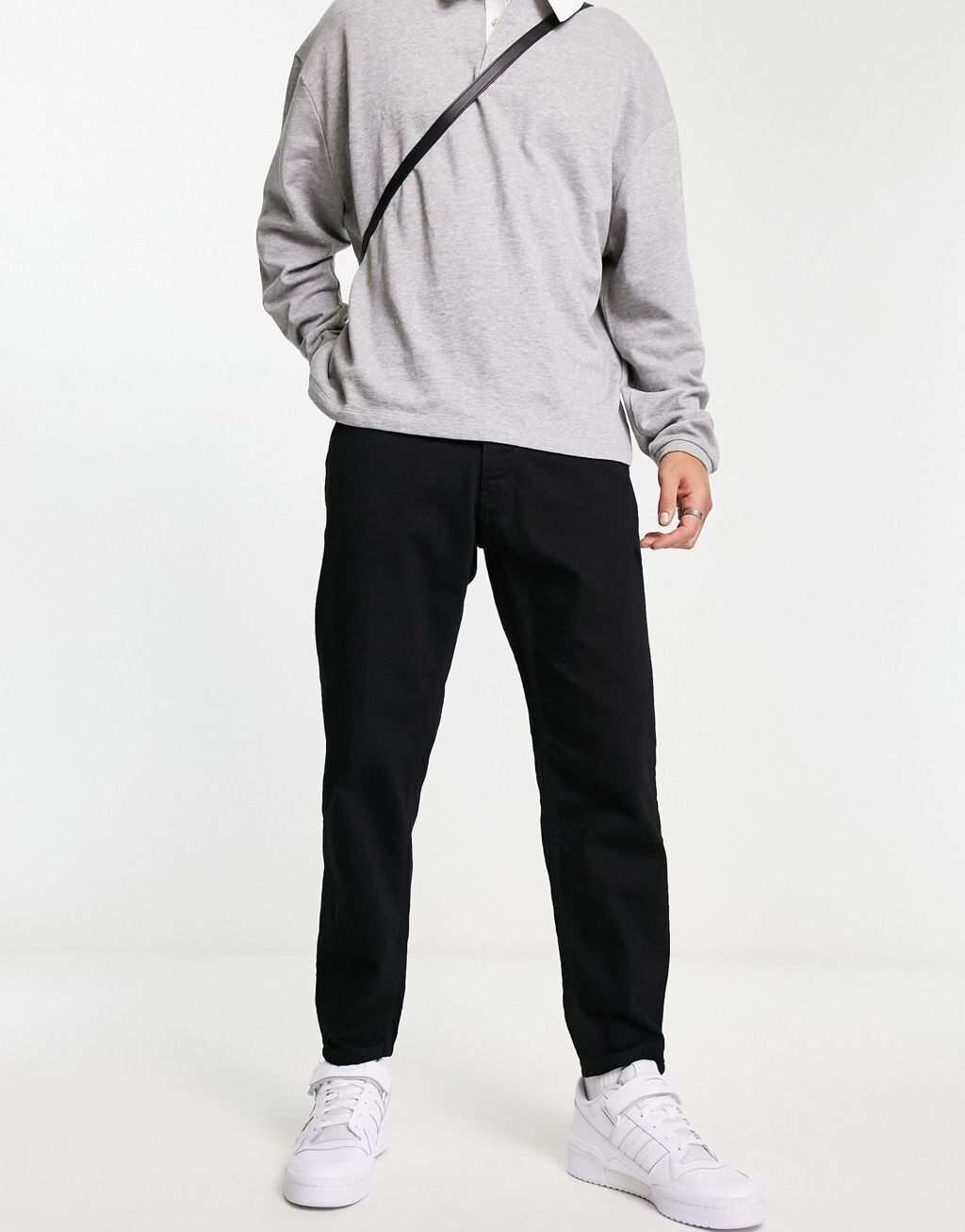 

Черные джинсы стандартного кроя Pull&Bear