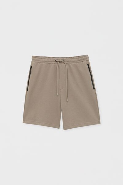 

Узкие спортивные шорты-бермуды PULL&BEAR