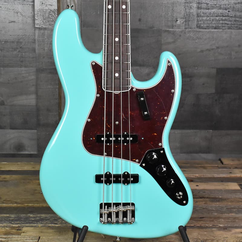 цена Fender American Vintage II 1966 Jazz Bass, накладка на гриф из палисандра, цвет морской пены зеленый, с футляром Fender American II Jazz Bass, Rosewood Fingerboard, with Case