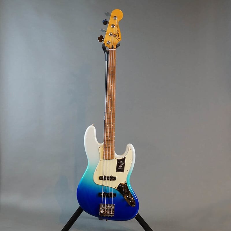

Fender Player Plus Jazz Bass Pau Ferro Belair Blue 0147373330
