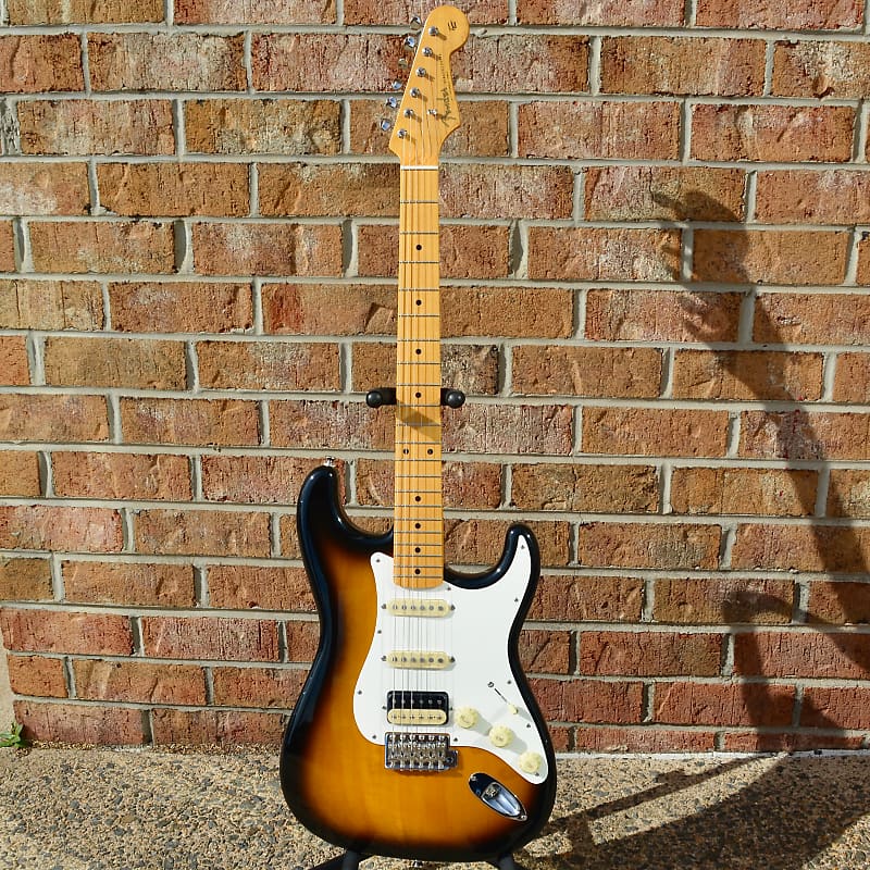 цена Fender JV Modified '50s Stratocaster HSS, кленовый гриф, 2 цвета Sunburst JV Modified s Stratocaster? HSS Maple Fingerboard Color Sunburst