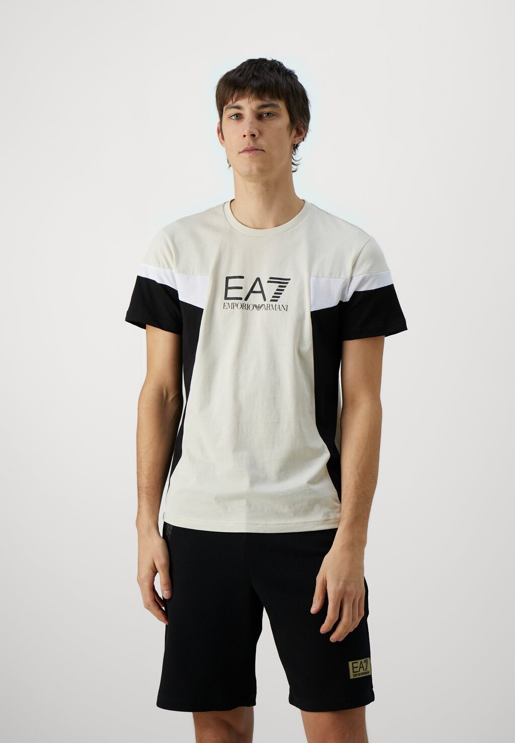 

Футболка с принтом EA7 Emporio Armani, жемчужно-серая, Серый