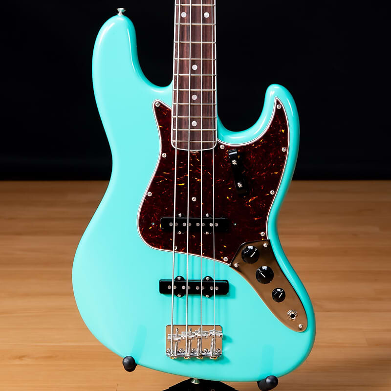 

Fender American Vintage II 1966 Jazz Bass - Sea Foam Green SN V2210368