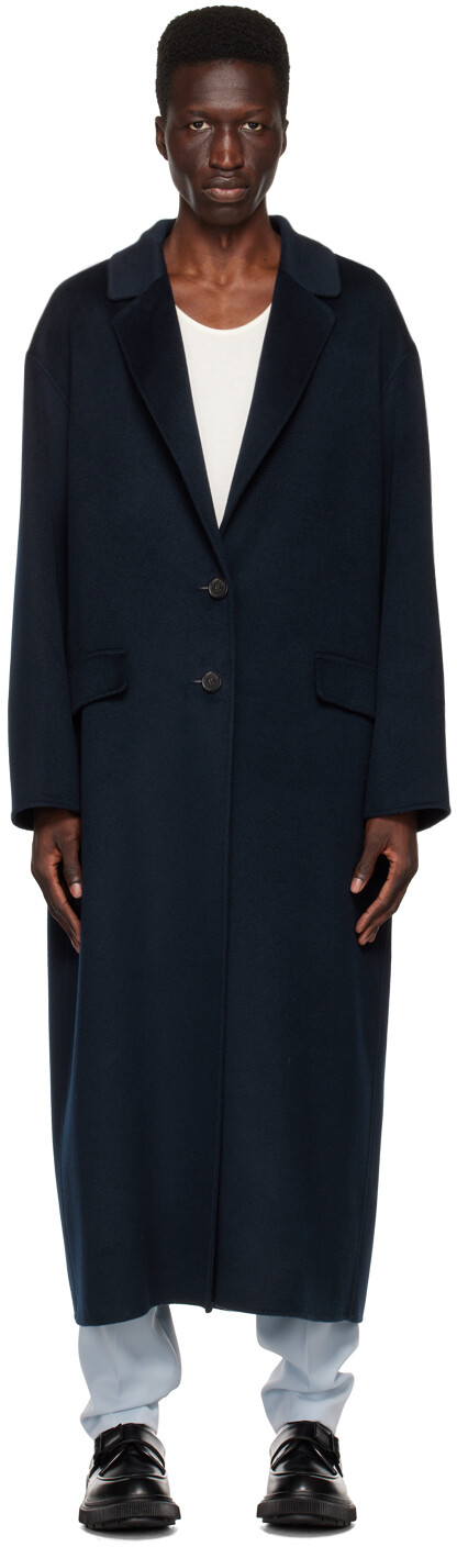 

Темно-синее пальто Caterina Max Mara