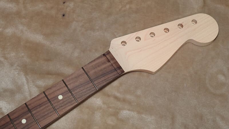 

Allparts SRO-C Незавершенный Lic. Fender Stratocaster Rosewood Neck C Profile 9.5" Rad 21 лад #13