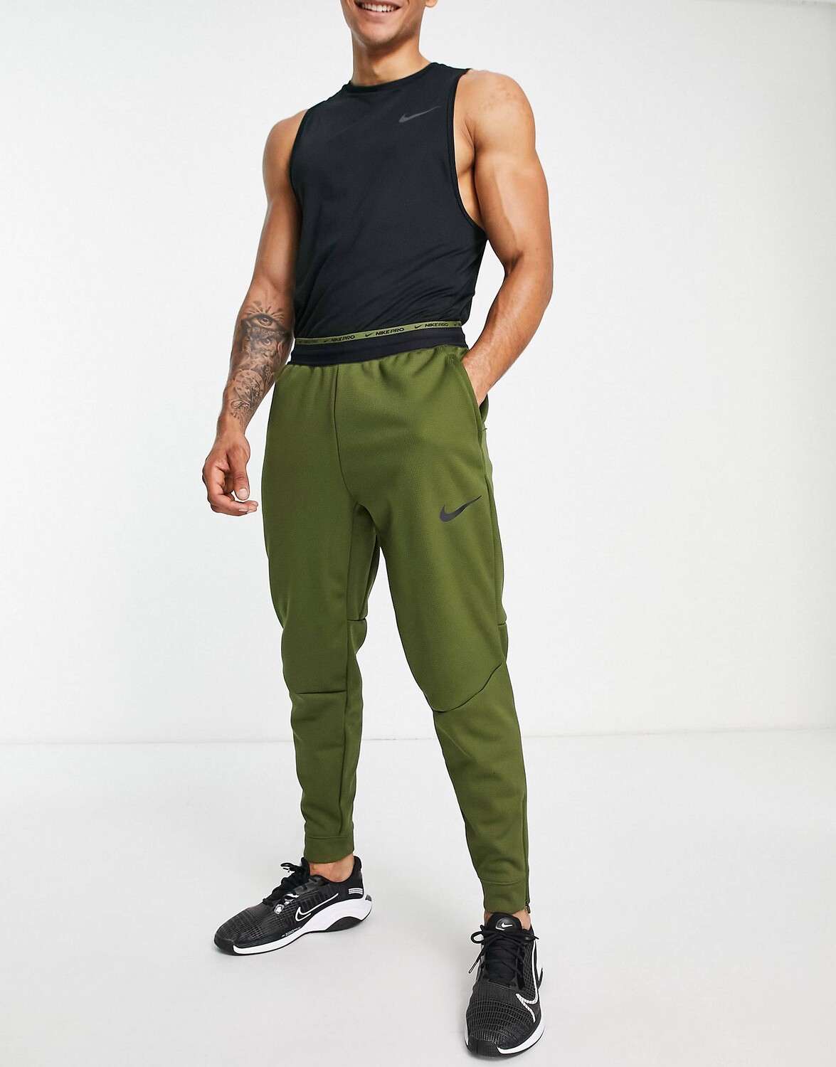

Джоггеры цвета хаки Nike Training Pro Sphere Therma-FIT