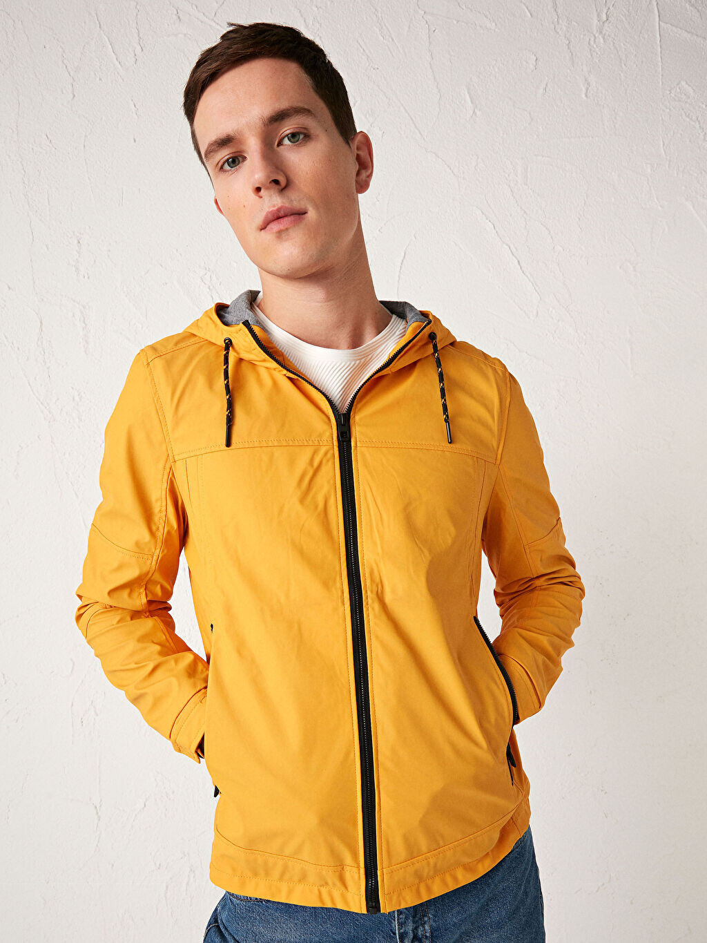 

Тонкое мужское пальто с капюшоном LCW Casual