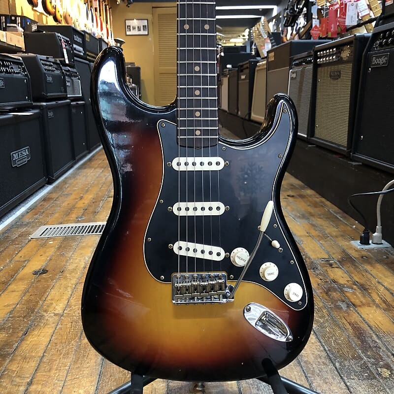 

Электрогитара Fender Custom Shop Postmodern Stratocaster Journeyman Relic 3-Color Sunburst w/Rosewood Fingerboard, Hard Case