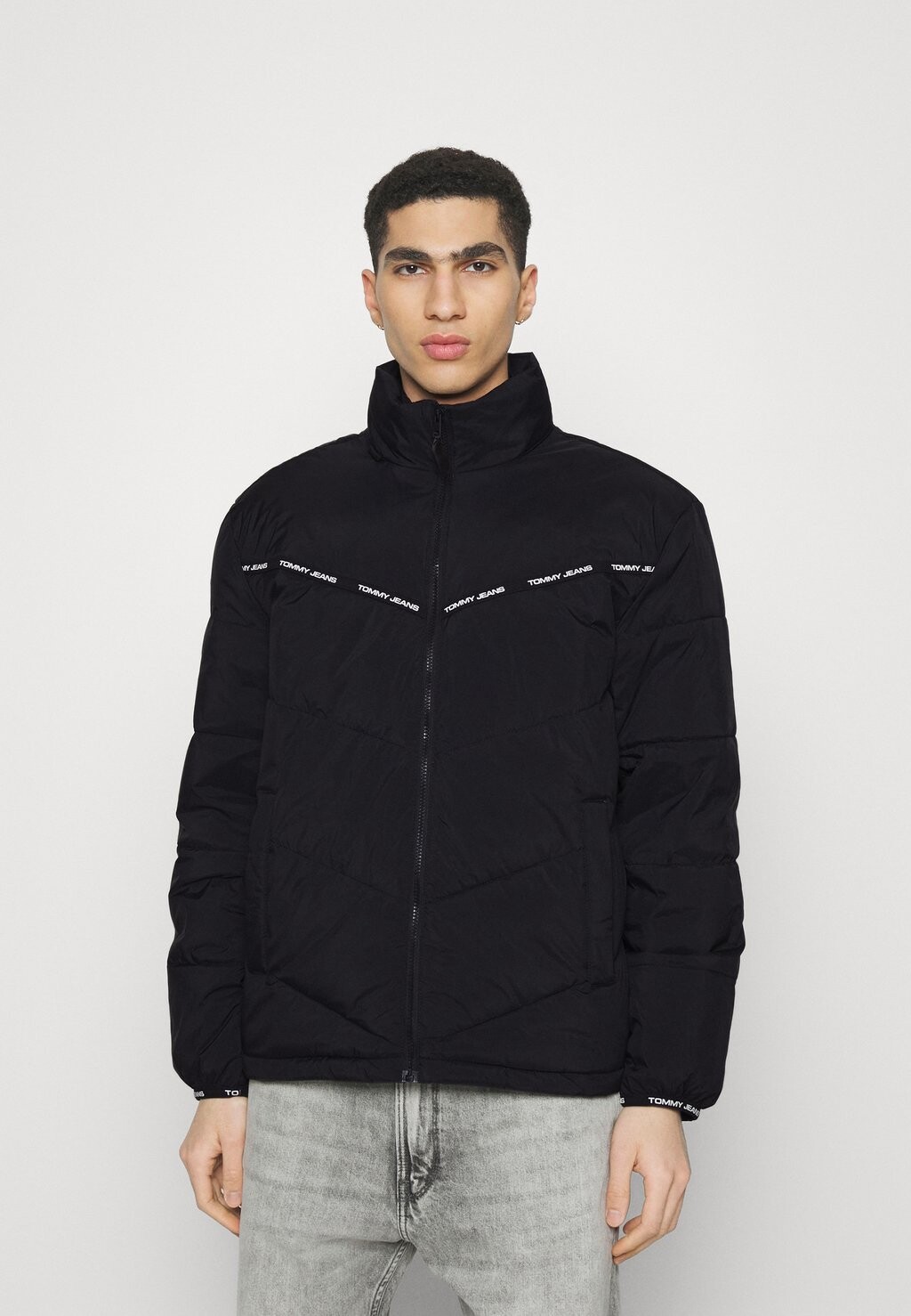 

Куртка зимняя Tommy Jeans