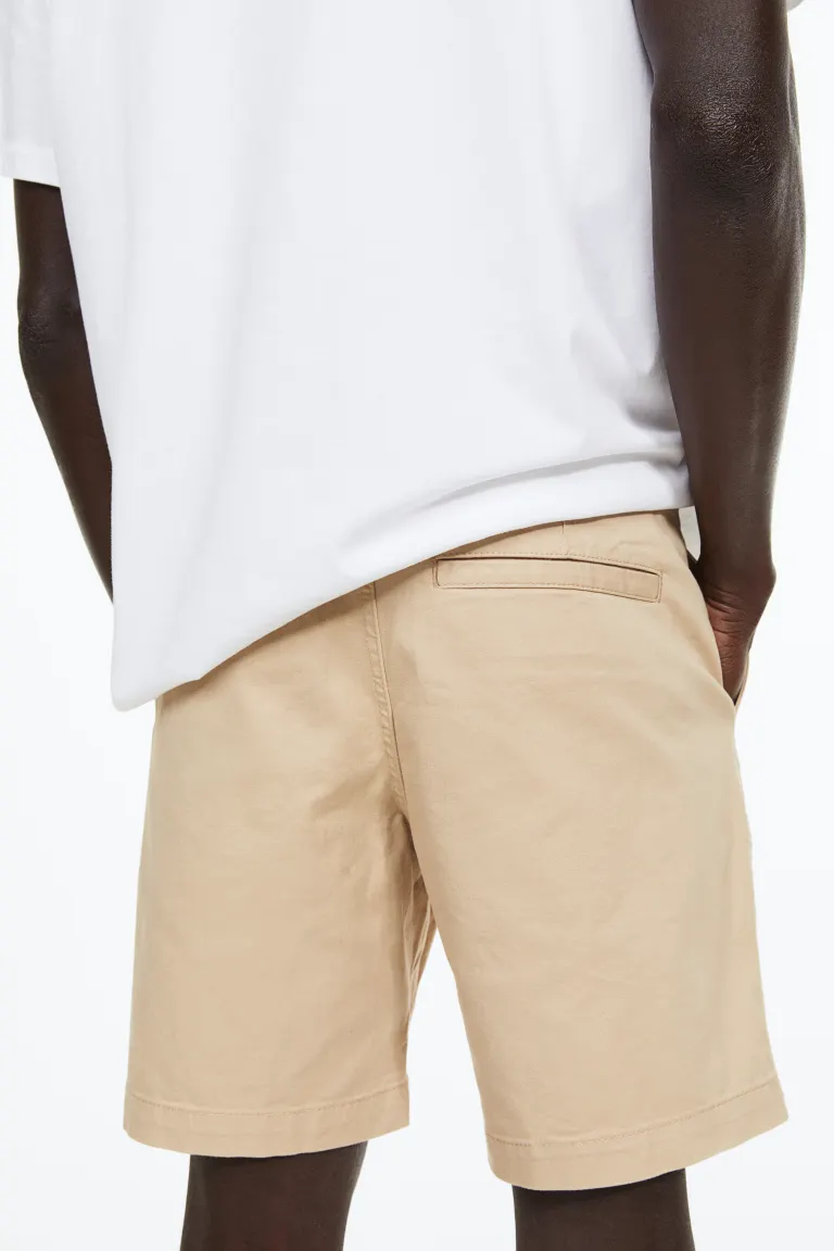 Короткие брюки чинос стандартного кроя H&M, бежевый
