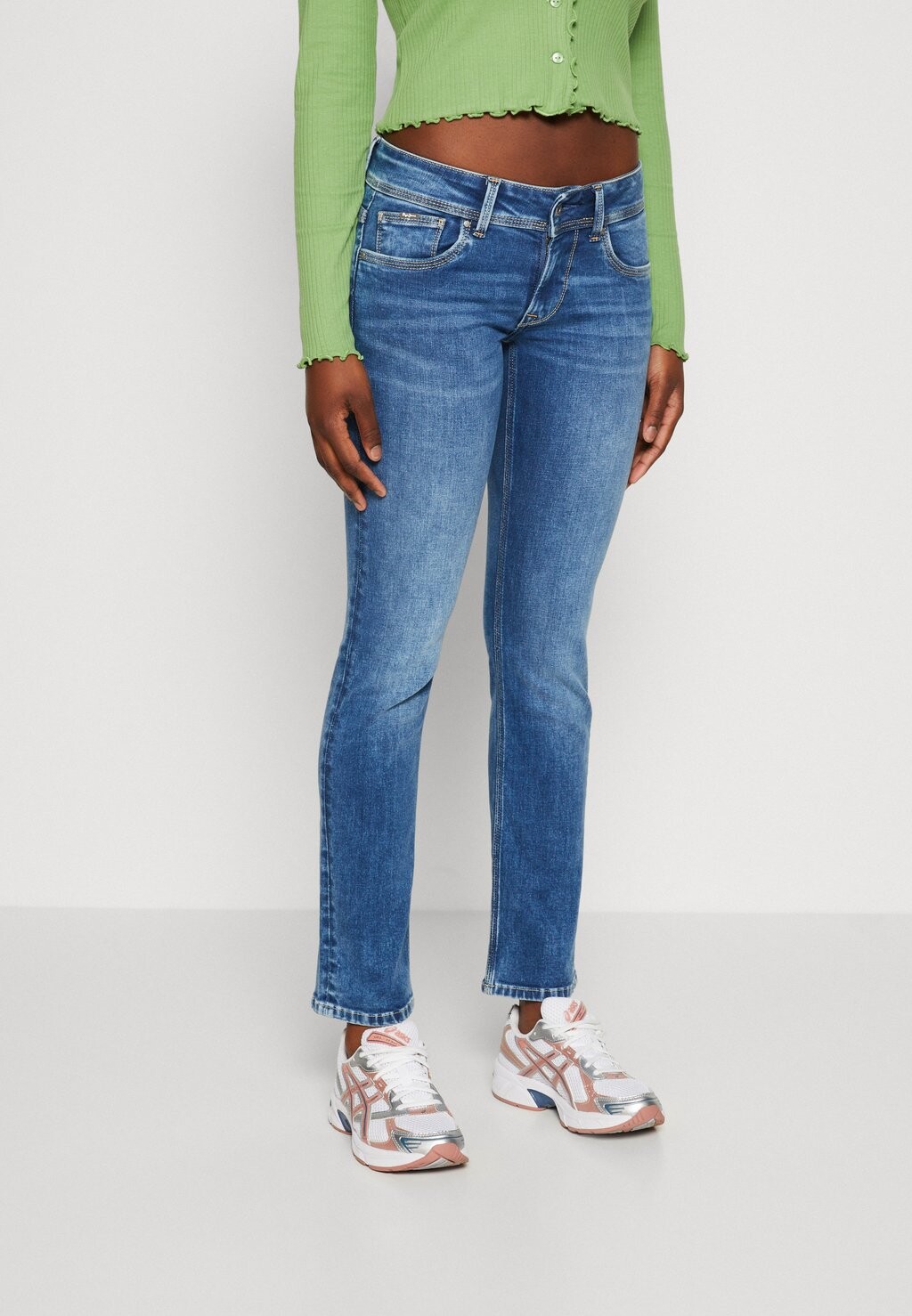 

Джинсы-сигареты Pepe Jeans