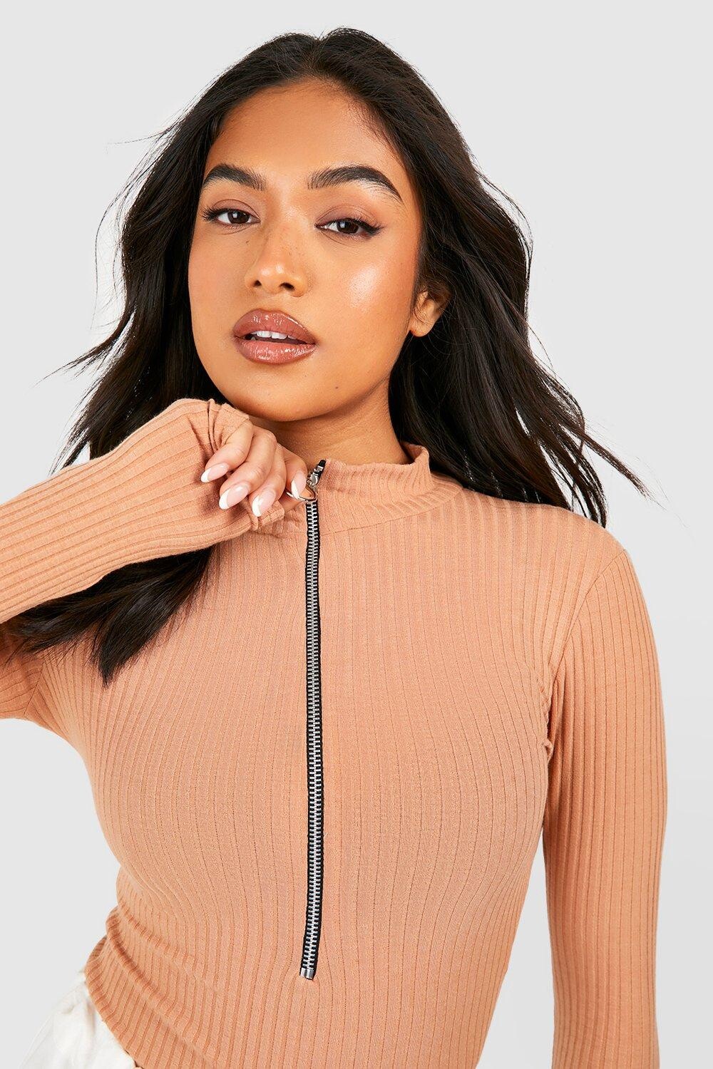 

Трикотажное боди в ребку petite с длинным рукавом на молнии передней части Boohoo, серый