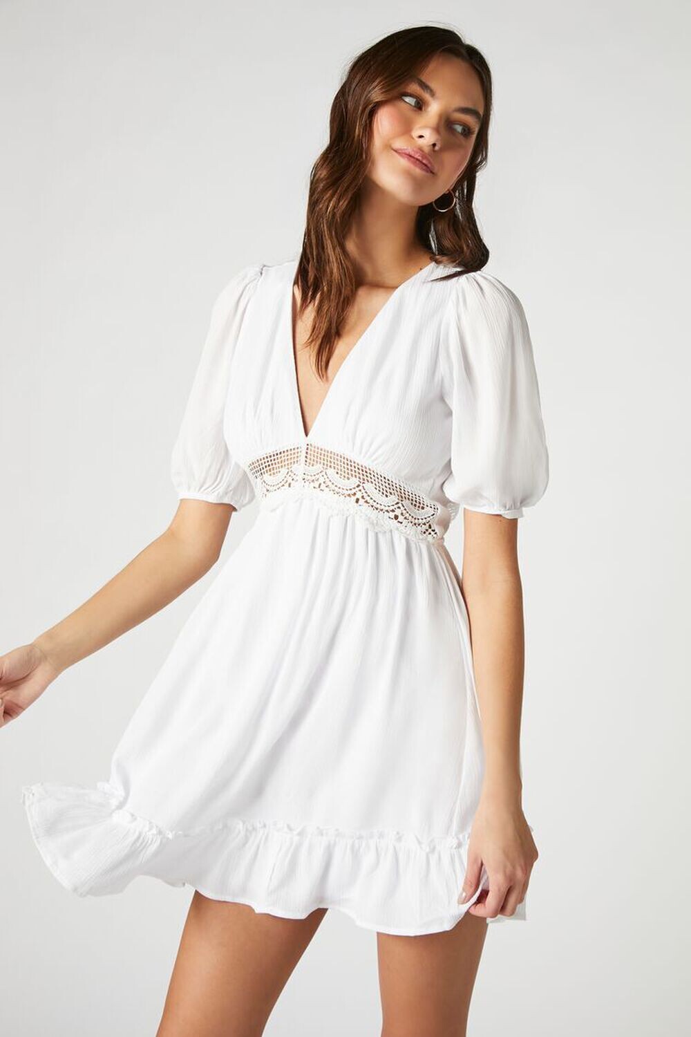 

Мини-платье открытой вязки с пышными рукавами Forever 21, белый
