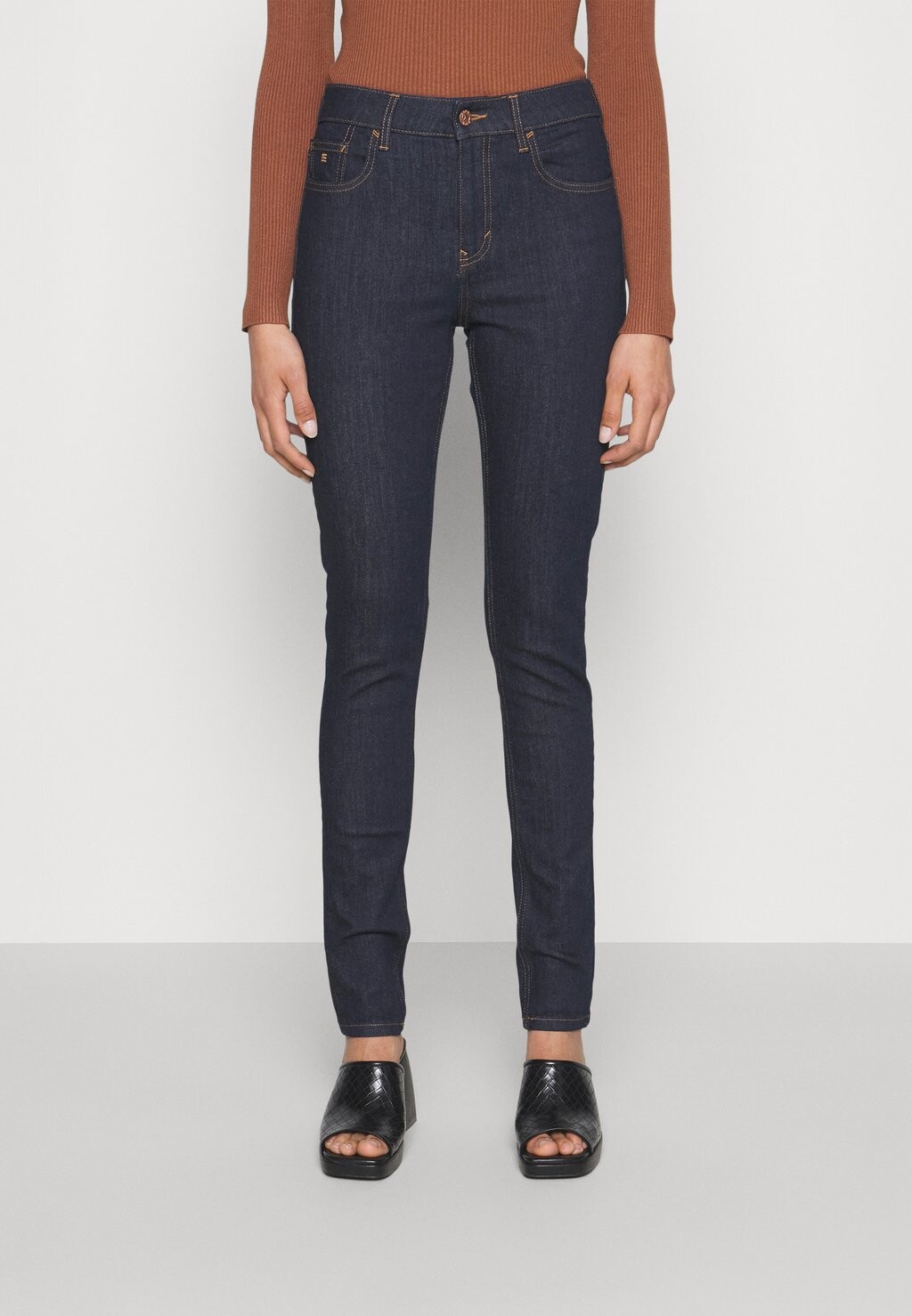 

Джинсы Skinny Fit Esprit