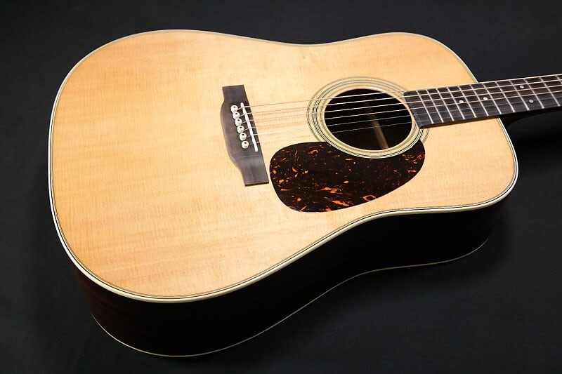 

Акустическая гитара Martin 2017 D-28 Dreadnought Acoustic Guitar Natural 516
