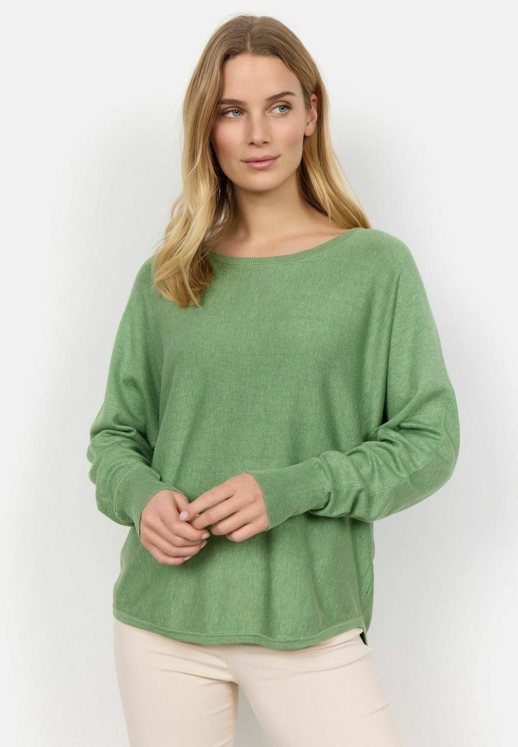 Вязаный свитер DOLLIE Soyaconcept, цвет green melange фото