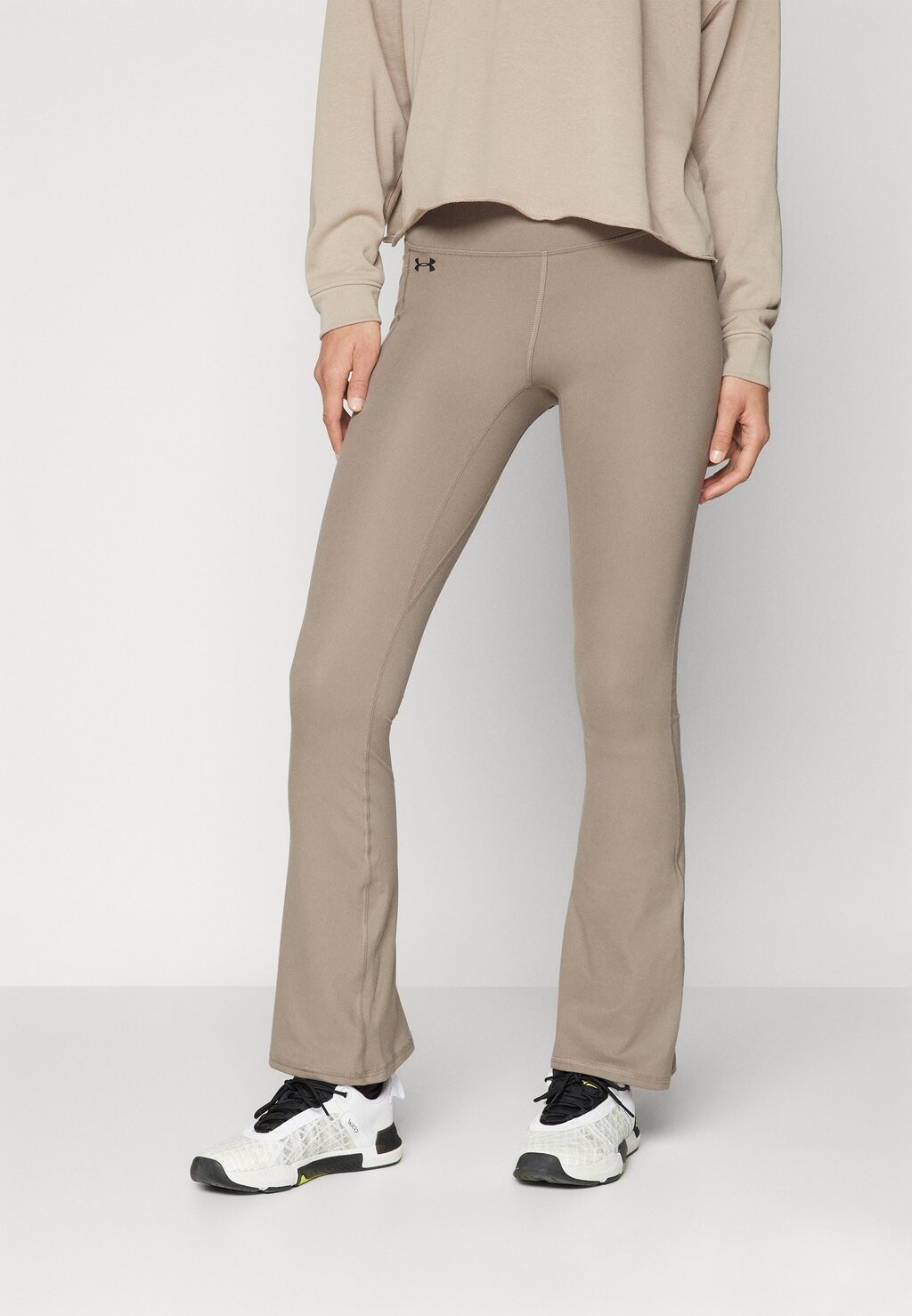 

Леггинсы MOTION FLARE PANT Under Armour, цвет taupe dusk/black