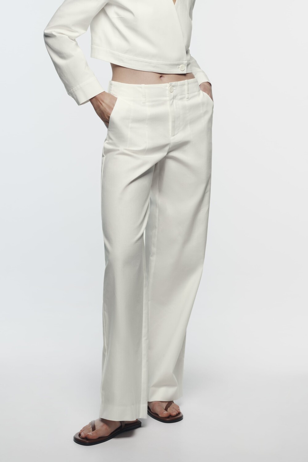 

Брюки carrot fit с вытяжками Zara, экрю, Серый