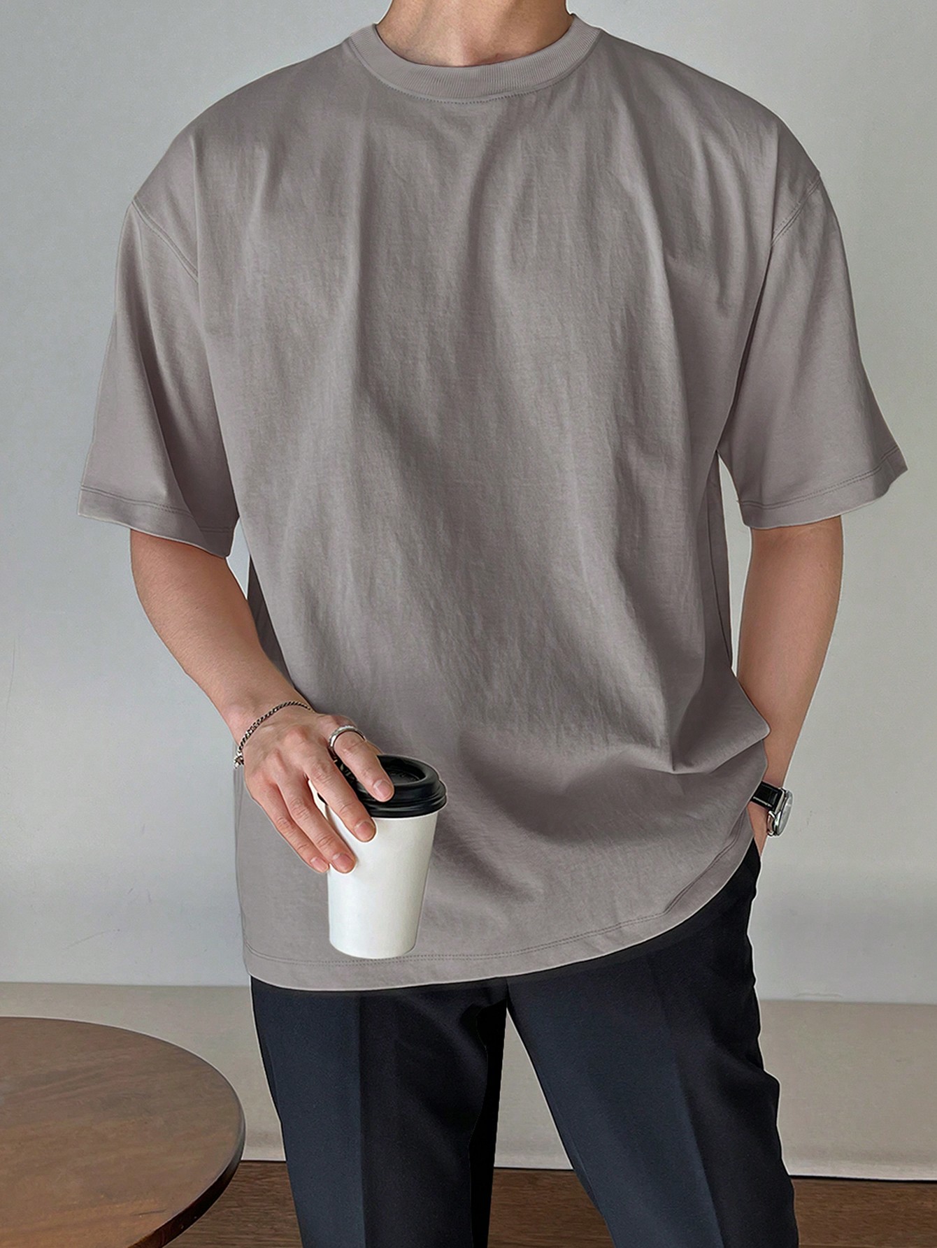 DAZY Мужская летняя однотонная футболка с круглым вырезом и короткими рукавами, светло-серый