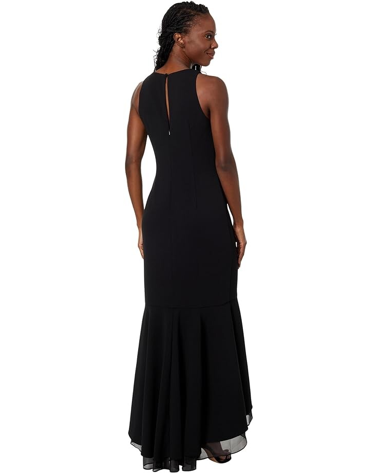 

Платье Adrianna Papell Sleeveless Halter Neck Side Cascade Gown, черный