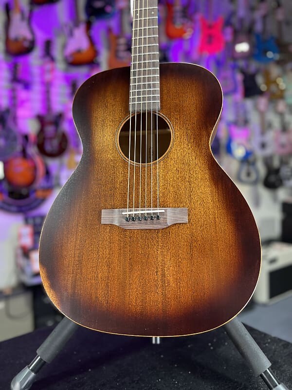 

Акустическая гитара Martin 000-15M StreetMaster Acoustic Guitar - Mahogany Burst Auth Deal