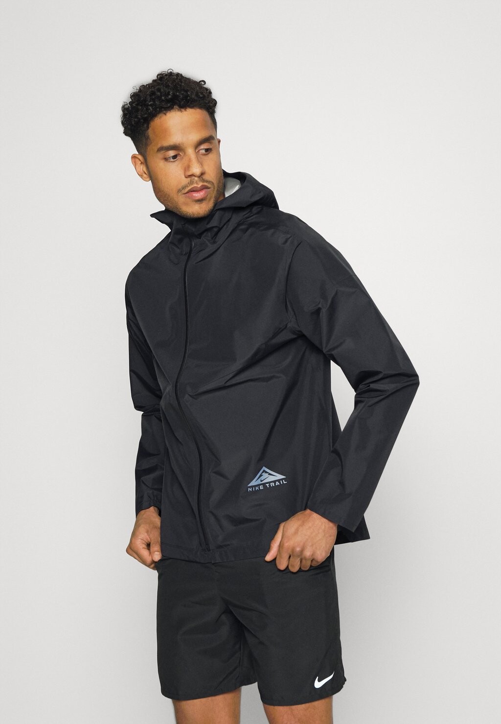 

Беговая куртка Nike