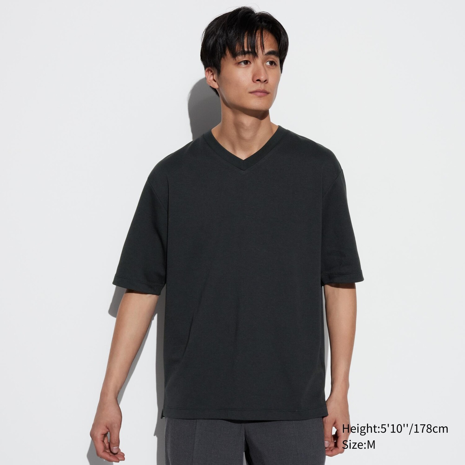 

Хлопковая футболка airism оверсайз с v-образным вырезом UNIQLO, черный