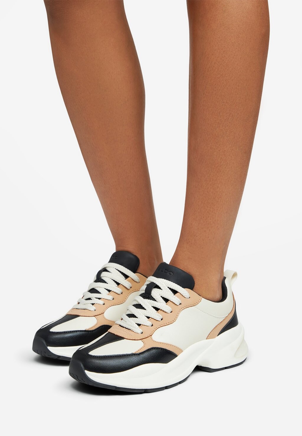 

Низкие кроссовки Jogger Dila Pillow Walk ALDO, цвет white bone