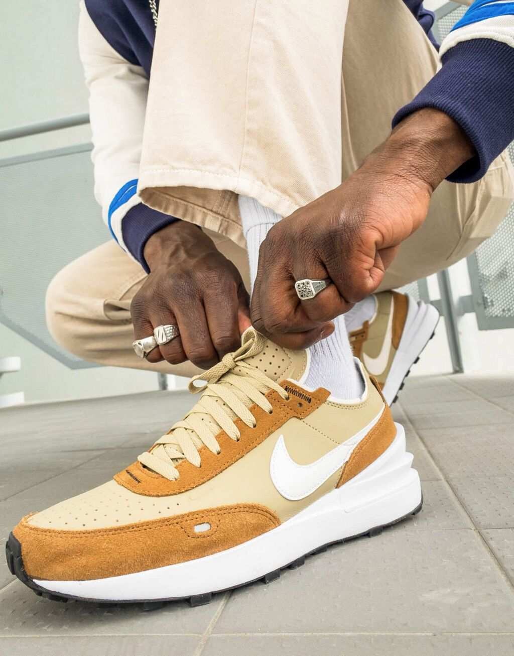

Бежево-коричневые кожаные кроссовки Nike waffle one