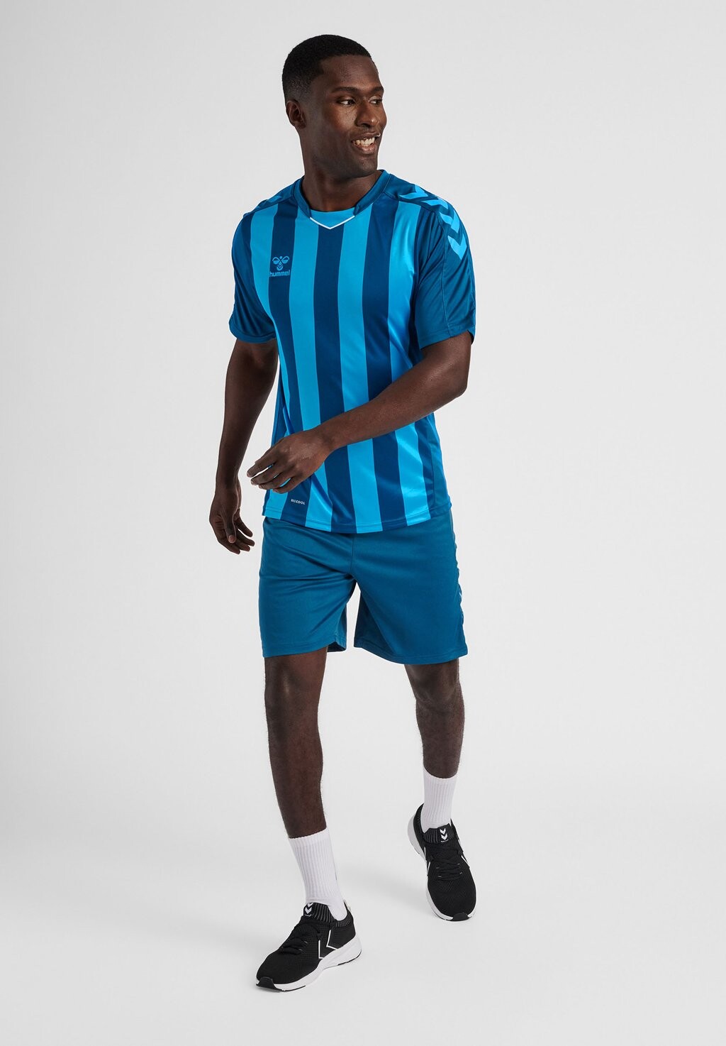

Спортивная футболка Hummel, светло-синий