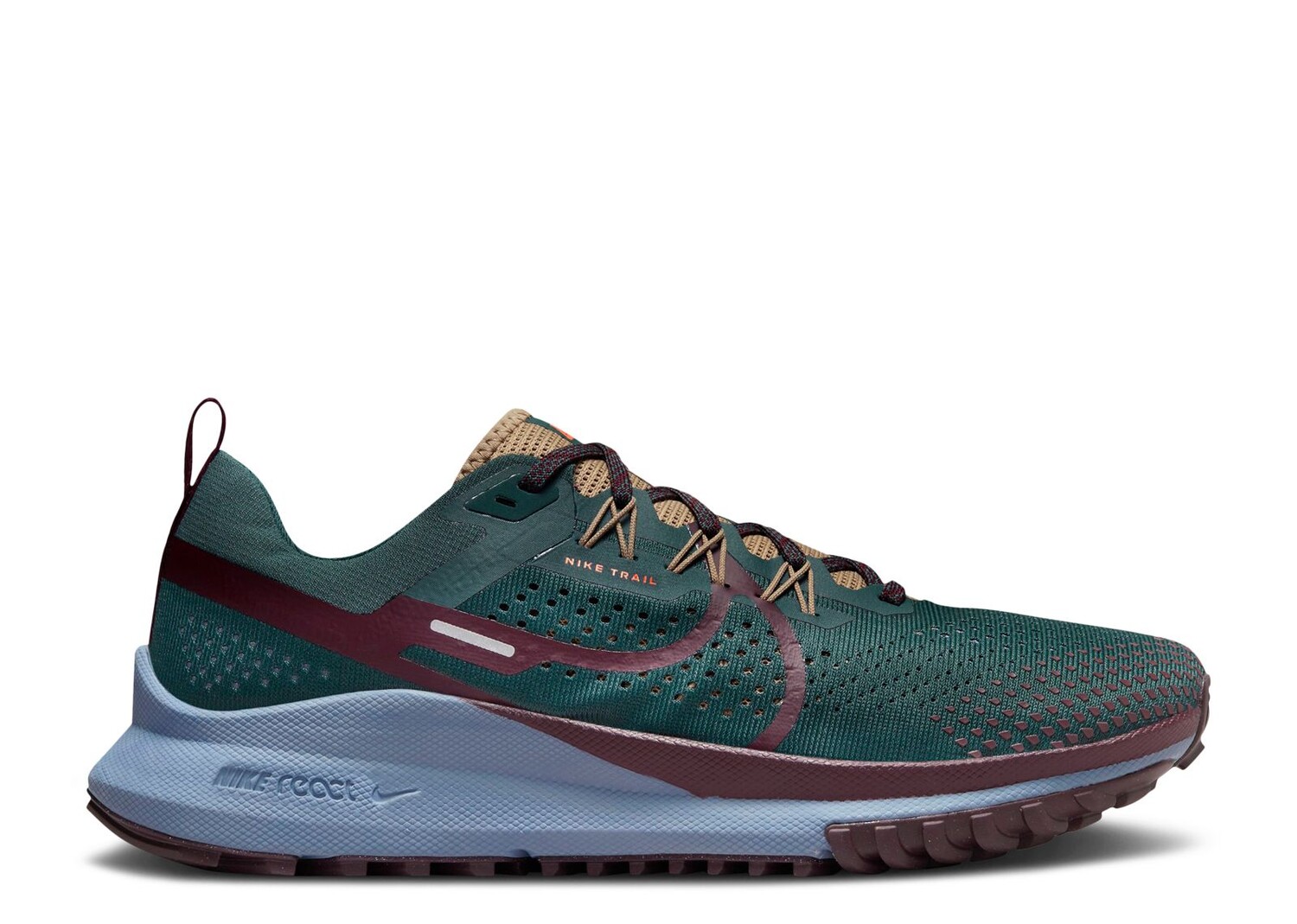 кроссовки wmns nike pegasus trail 4 trail running shoes green ashen slate night maroon цвет deep jungle khaki ashen slate night maroon Кроссовки Nike React Pegasus Trail 4 'Deep Jungle Night Maroon', зеленый