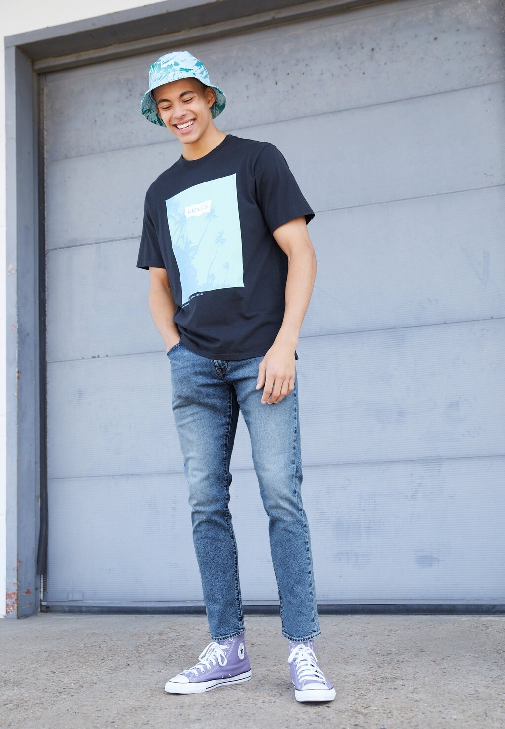 

Джинсы облегающего кроя Levi's